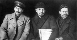 350px-Stalin-Lenin-Kalinin-1919