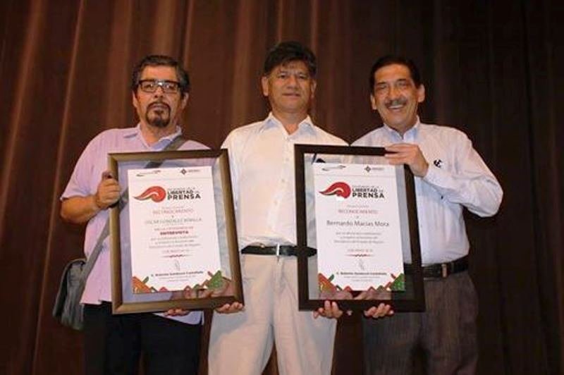 Entrega de reconocimientos del Premio Estatal de Periodismo 2014. Tepic, Nayarit; México.